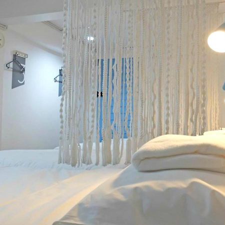 A Dude Mini Hostel (Adults Only) Chiang Mai Exterior foto