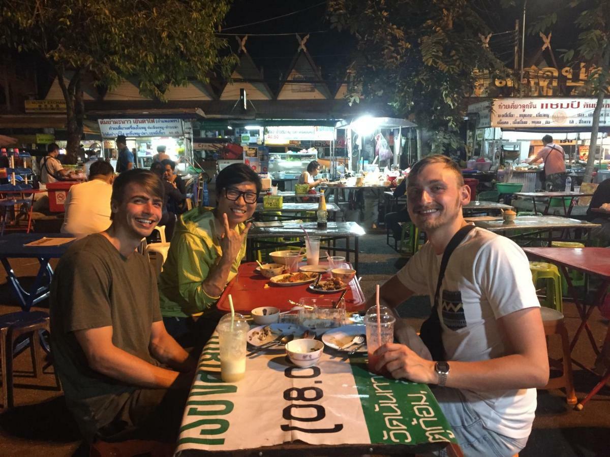 A Dude Mini Hostel (Adults Only) Chiang Mai Exterior foto