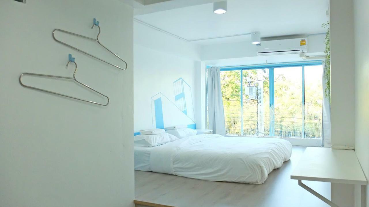 A Dude Mini Hostel (Adults Only) Chiang Mai Exterior foto